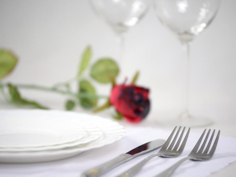 Long-Distance Dating: How Couples Navigate Geographic Separation